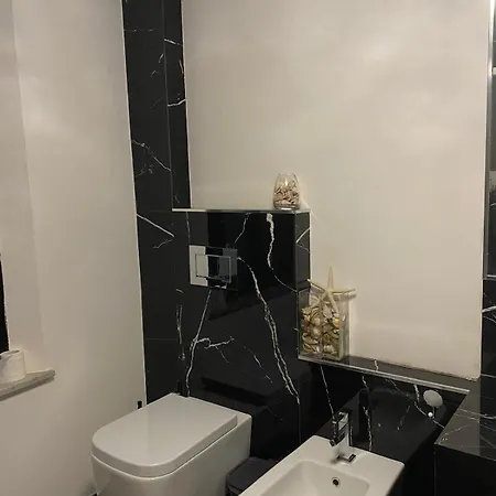 Virginia Apartment *